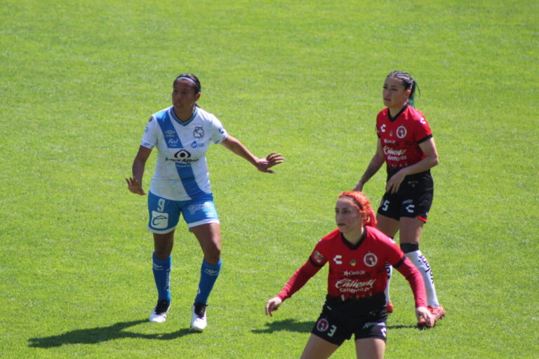 LE QUITARON EL INVICTO A XOLAS